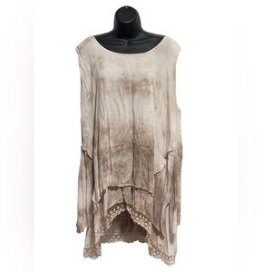 Flowy Beige Sleeveless Top with Lace Hem